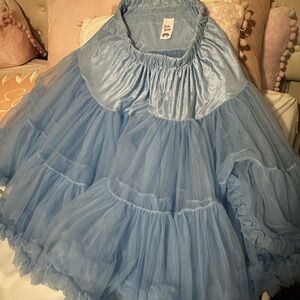 Malco Modes Luxury Vintage Knee Length Crinoline Jennifer Petticoat-Baby Blue